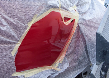 La réparation d'un accroc de peinture de voiture nécessite une expertise professionnelle