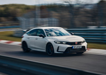 La Honda Civic Type R 2023 à traction avant s'offre le record du tour du Nürburgring