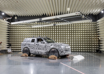 Le laboratoire de Compatibilité ElectroMagnétique de Gaydon traque les interférences
