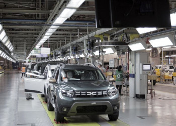 Le changement de l'identité visuelle des véhicules Dacia dans ses trois usines s'est fait en 24 heures