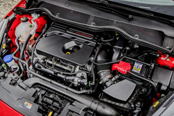 Le moteur Ford 1.5 litre EcoBoost 3 cylindres turbocompressé débite 200 ch