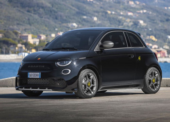 L'Abarth 500e électrique revendique une expérience de conduite urbaine stimulante