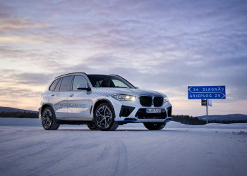 La BMW iX5 Hydrogen en tests hivernaux près du cercle polaire
