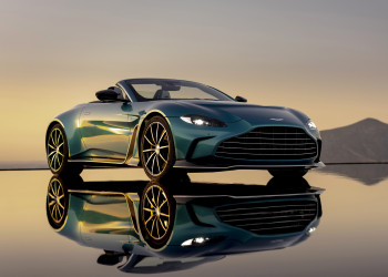 L'Aston Martin V12 Vantage Roadster débite une puissance de 700 ch et 753 Nm de couple
