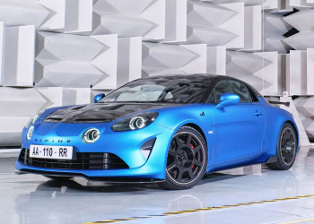 Alpine A110 R: une version allégée, affûtée et inspirée par la course automobile
