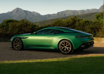L'Aston Martin DB12 embarque un moteur V8 4.0 litres Twin-Turbo de 680 ch