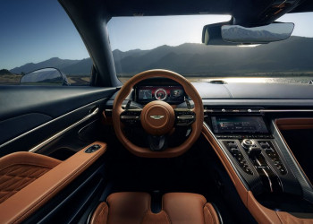 L'Aston Martin DB12 embarque un moteur V8 4.0 litres Twin-Turbo de 680 ch