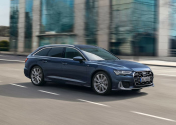 L'Audi A6 Avant affiche une calandre Singleframe avec une structure en nid d'abeille