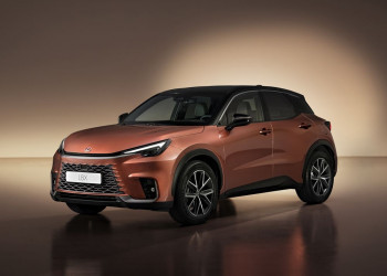Le Lexus LBX hybride auto-rechargeable affiche une nouvelle identité visuelle