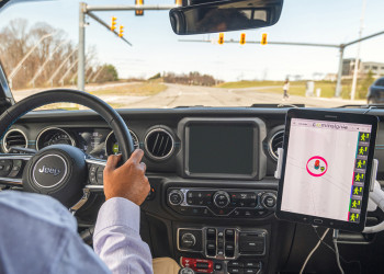 Les véhicules connectés 5G permettent d'alerter en temps réel d'un danger imminent