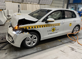 La berline Volkswagen Golf obtient cinq étoiles aux crash-tests Euro NCAP 2022