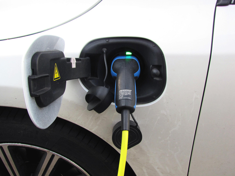L’hybride Diesel rechargeable roule en électrique une cinquantaine de kilomètres en 2022