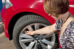 Chaleur, long trajet, chargement… N'oubliez pas de vérifier la pression des  pneus !