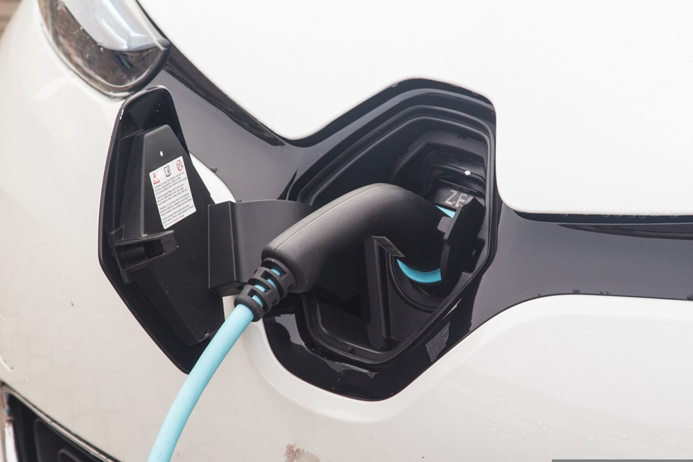 Recharger sa voiture électrique à domicile, un cauchemar ?