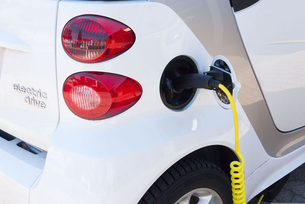 Comment recharger sa voiture électrique à domicile ?