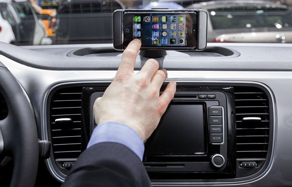Une nouvelle station d'accueil et une application pour iPhone dans les véhicules Volkswagen