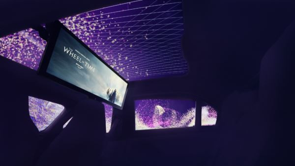 Le BMW Theatre Screen fait entrer l'expérience cinématographique dans le véhicule