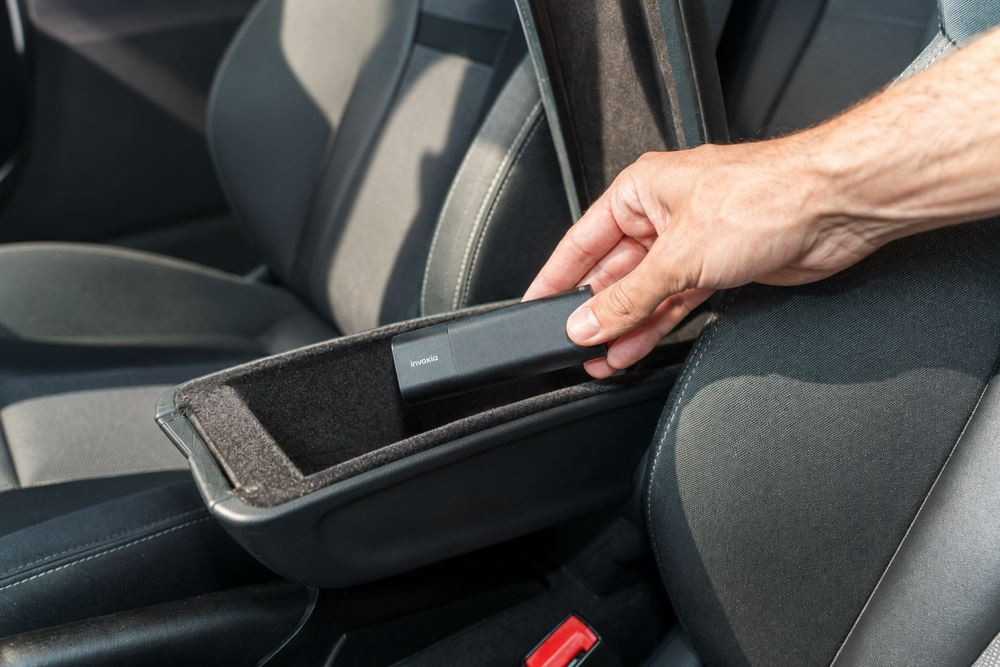 Le traceur GPS en temps réel Tracker Pro Max d'Invoxia indique sa position toute les secondes
