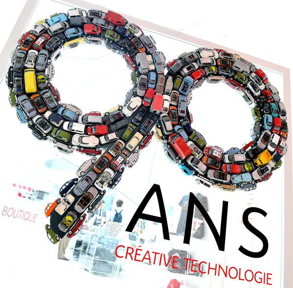 Citroën met en scène 90 ans de son histoire au 42 Champs-Elysées