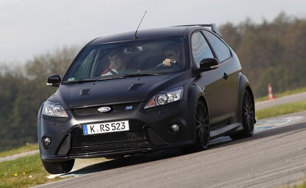 La Ford Focus RS500 élue « Sportive de l’année 2010 » par le magazine Echappement