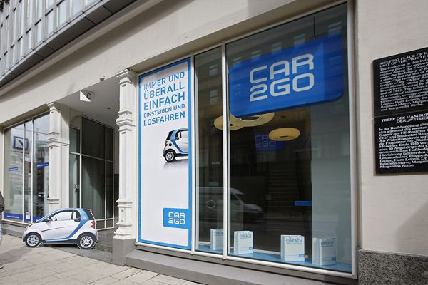 Mercedes et Europcar lancent le concept de mobilité urbaine car2go à Hambourg