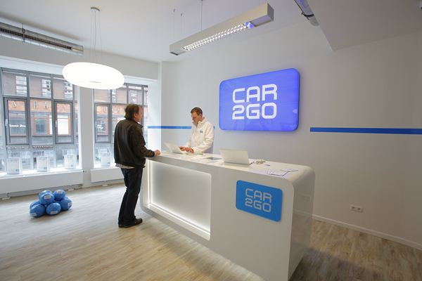 Mercedes et Europcar lancent le concept de mobilité urbaine car2go à Hambourg