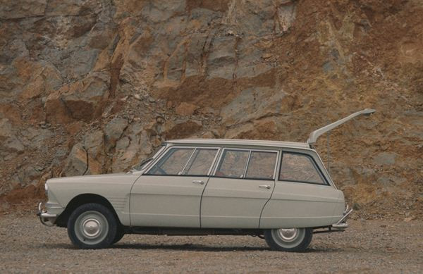 La Citroën Ami 6 célèbre ses 50 ans