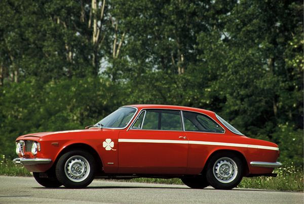 L’Alfa Romeo Giulia fête ses 50 ans