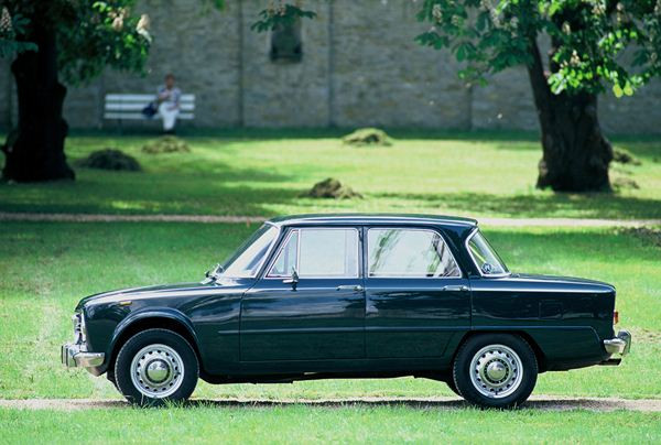 L’Alfa Romeo Giulia fête ses 50 ans