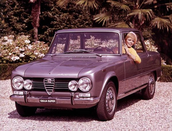L’Alfa Romeo Giulia fête ses 50 ans