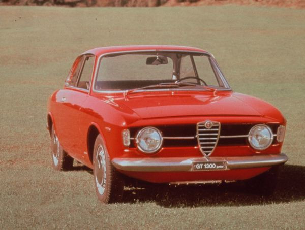 L’Alfa Romeo Giulia fête ses 50 ans