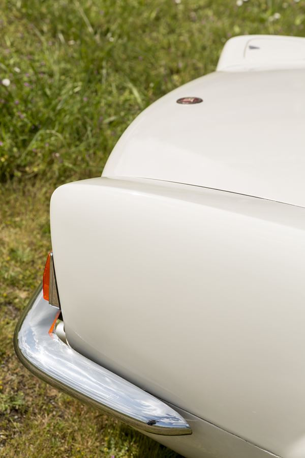 Le Fiat 124 Spider fête ses cinquante ans