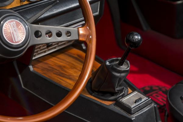 Le Fiat 124 Spider fête ses cinquante ans