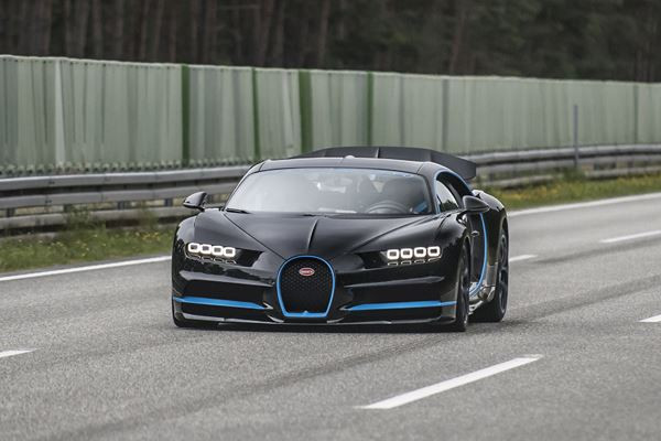 0-400-0 km/h en 42 secondes : la Bugatti Chiron établit un record du monde
