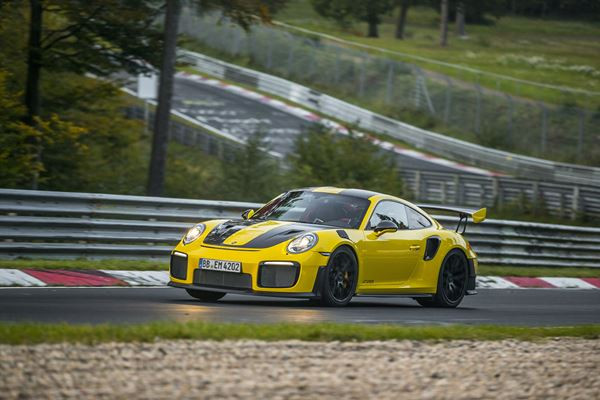 La Porsche 911 GT2 RS établit au Nürburgring un temps au tour record
