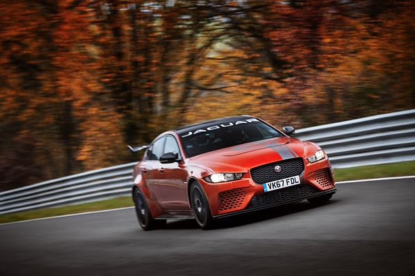 La Jaguar XE SV Project 8 boucle la Nordschleife du Nürburgring en 7 min et 21,2 sec