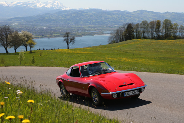 La voiture de sport biplace Opel GT a 50 ans