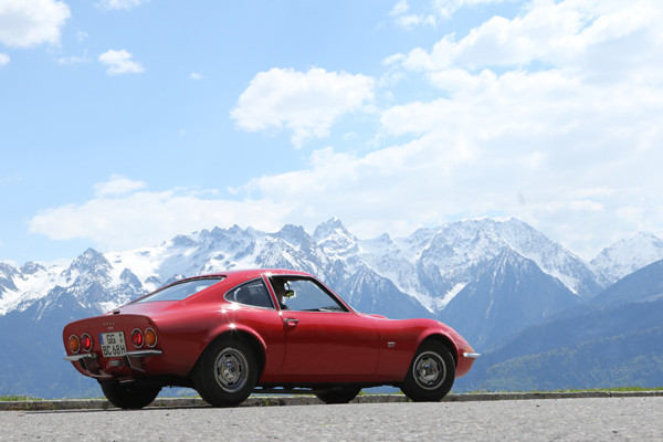 La voiture de sport biplace Opel GT a 50 ans