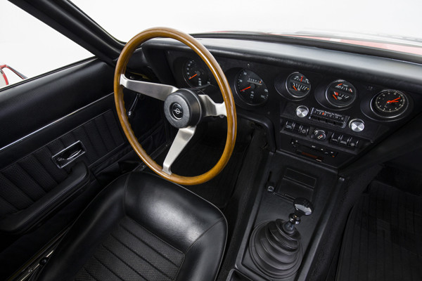 La voiture de sport biplace Opel GT a 50 ans