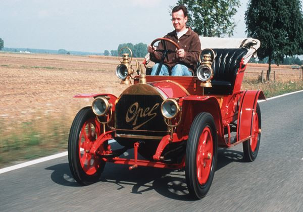 L'Opel 4/8 PS Doktorwagen « voiture du médecin » célèbre ses 110 ans