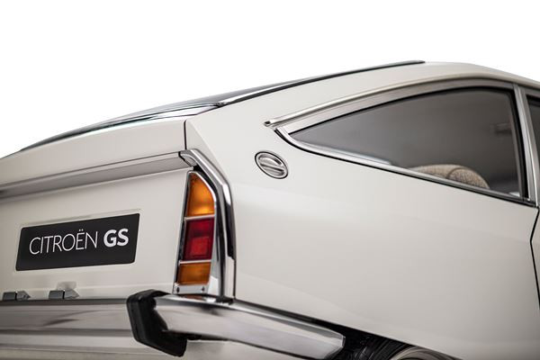 La Citroën GS à la forme aérodynamique surprenante fête ses cinquante ans
