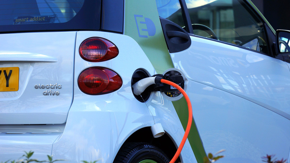 La plupart des conducteurs de véhicules électriques rechargent leurs voitures à domicile
