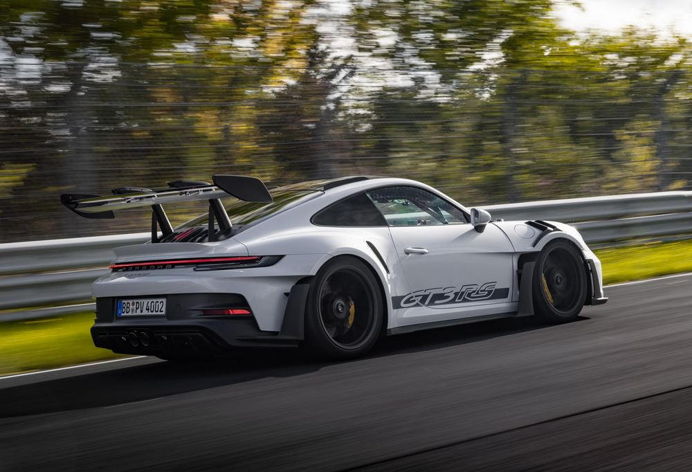 La Porsche 911 GT3 RS boucle la Nordschleife du Nürburgring en 6:49.328 minutes