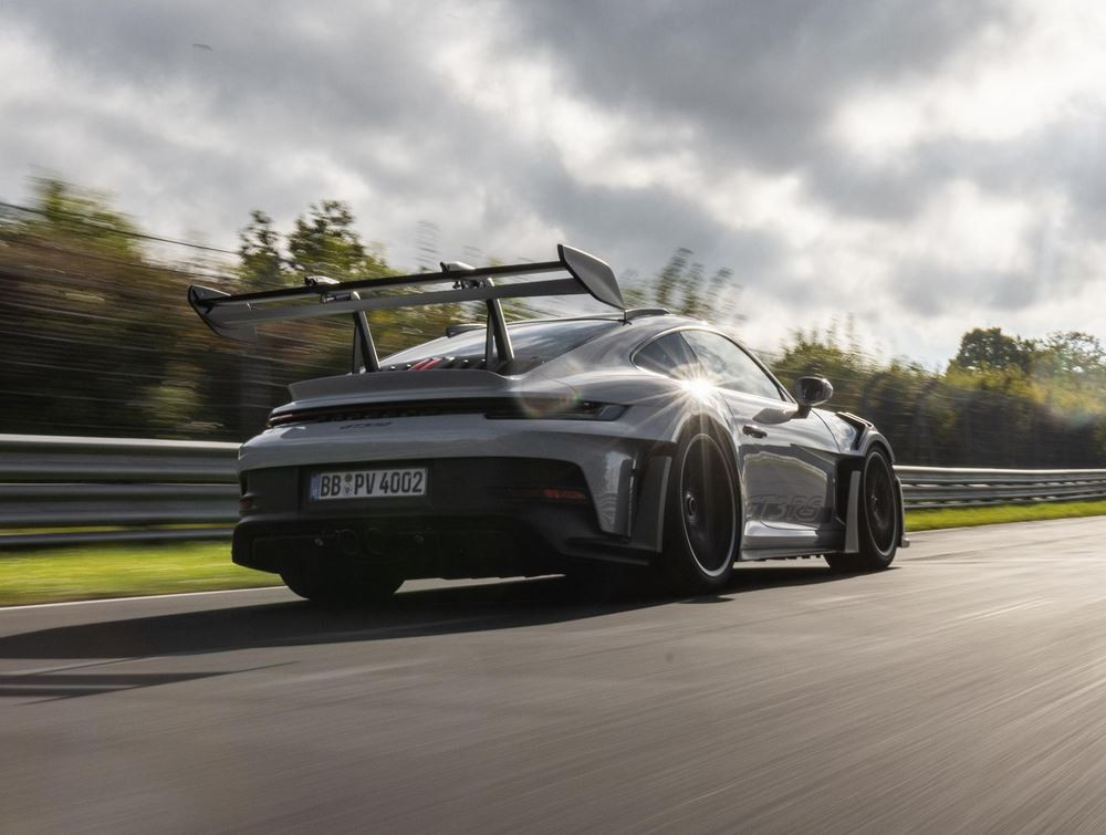 La Porsche 911 GT3 RS boucle la Nordschleife du Nürburgring en 6:49.328 minutes