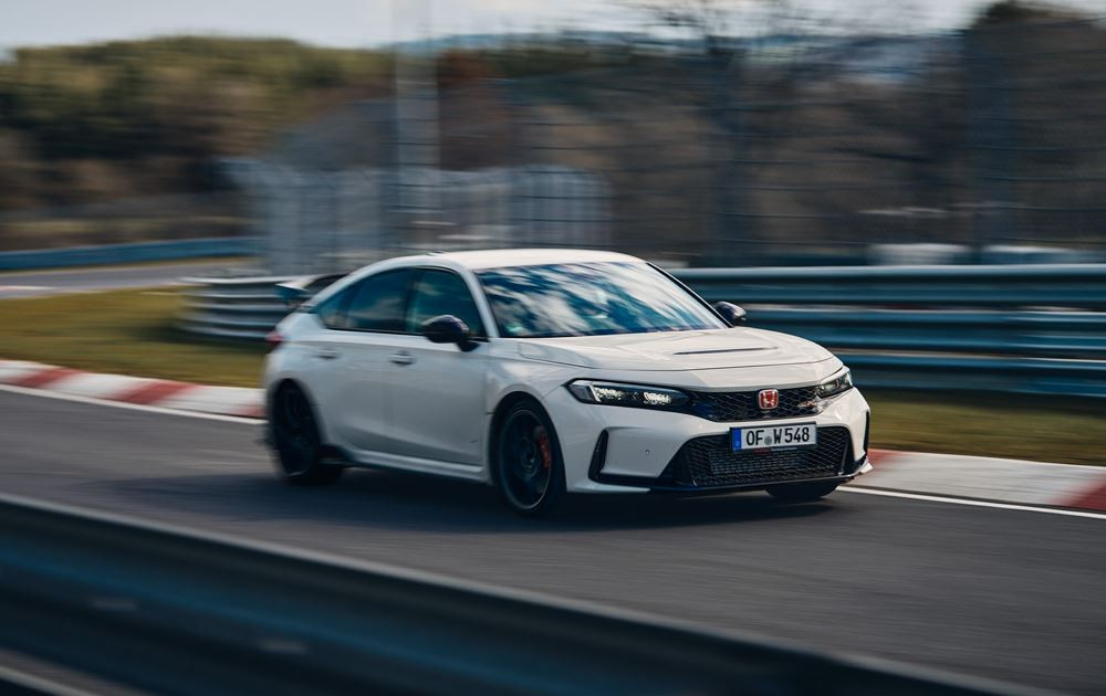 La Honda Civic Type R 2023 à traction avant s'offre le record du tour du Nürburgring