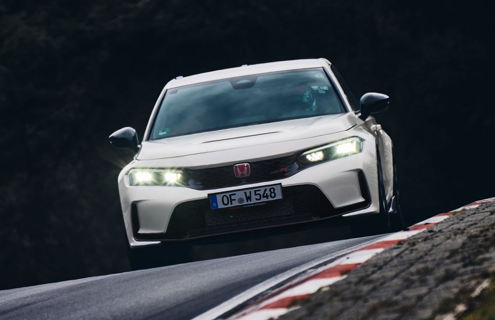 La Honda Civic Type R 2023 à traction avant s'offre le record du tour du Nürburgring
