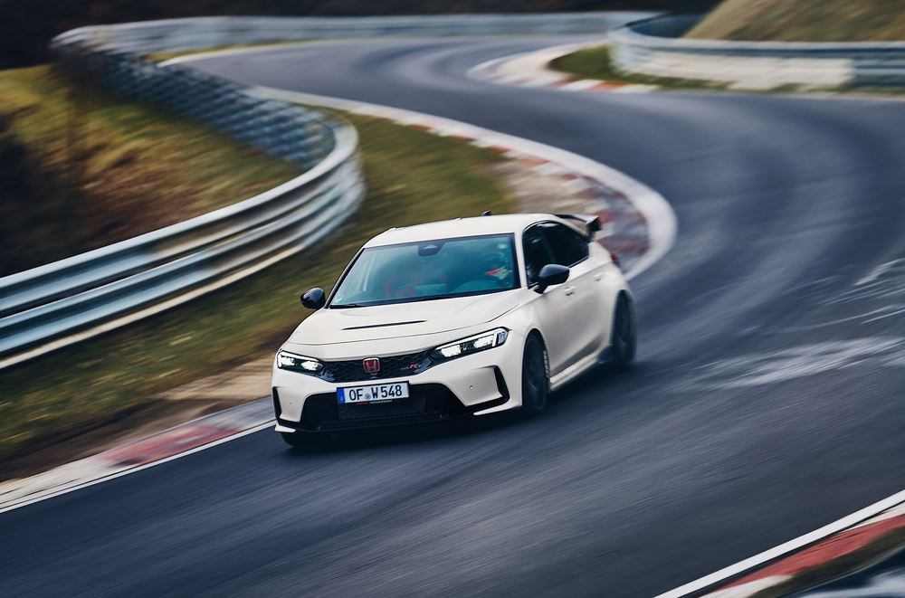 La Honda Civic Type R 2023 à traction avant s'offre le record du tour du Nürburgring