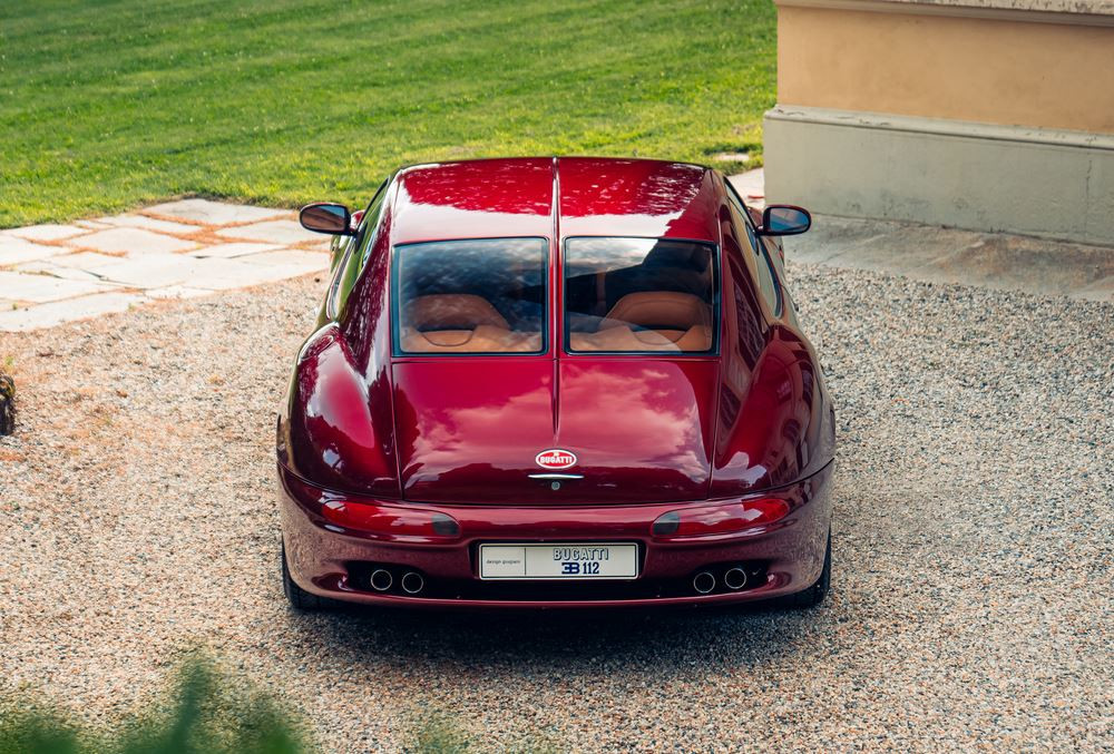 La berline Grand Tourisme Bugatti EB112 célèbre son 30ème anniversaire