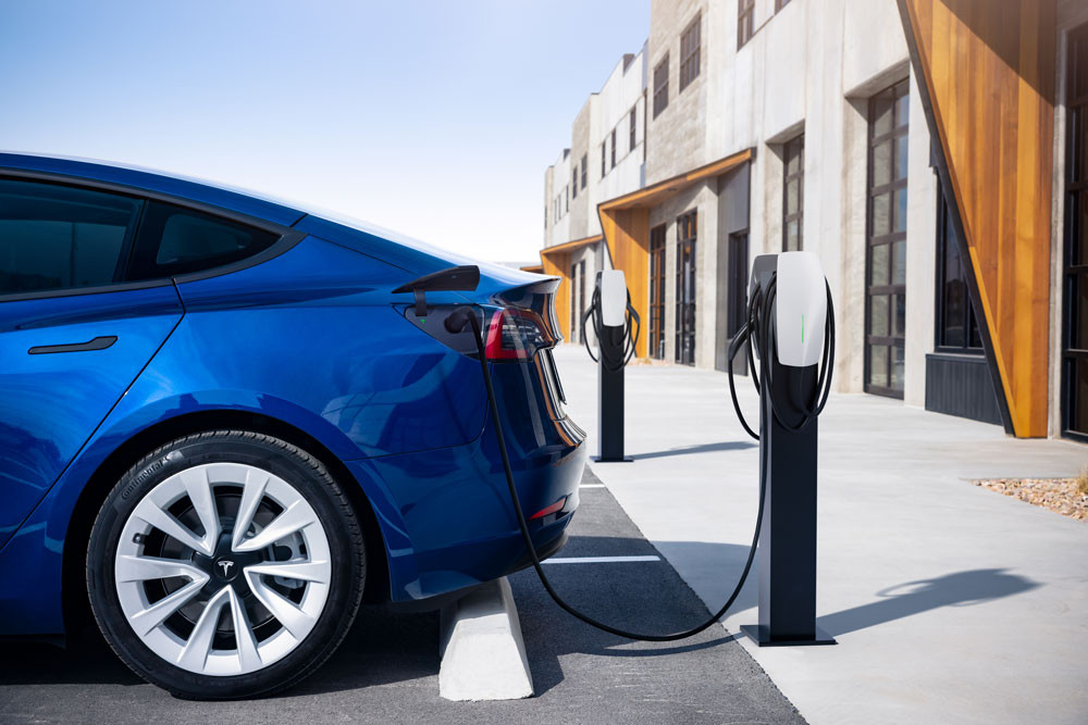 Le premier rôle de la voiture électrique pose question