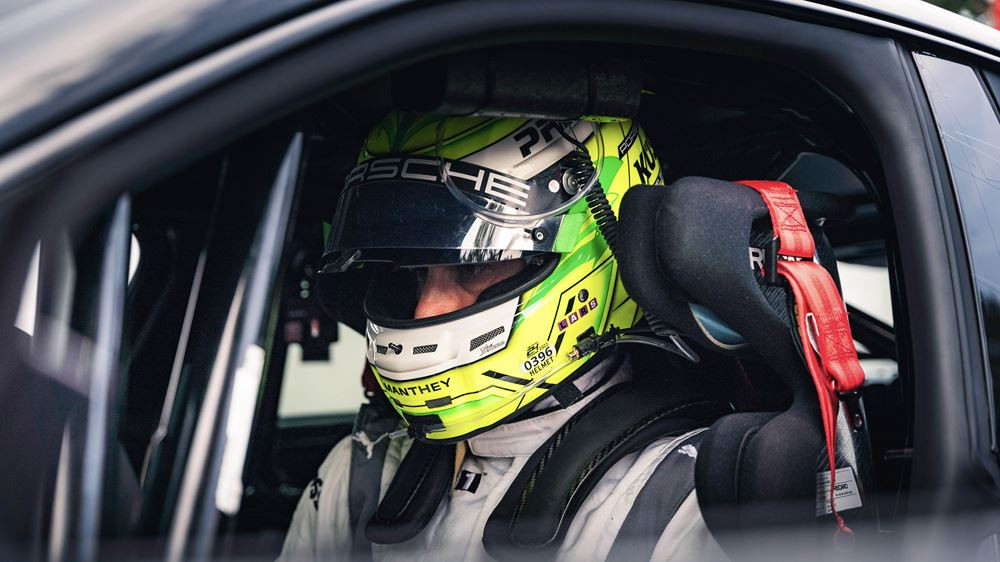 Un Porsche Taycan de présérie parcourt la Boucle Nord du Nürburgring en 7:07,55 minutes